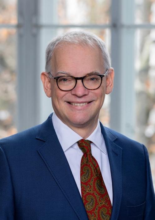 Dr. Lukas Kenner