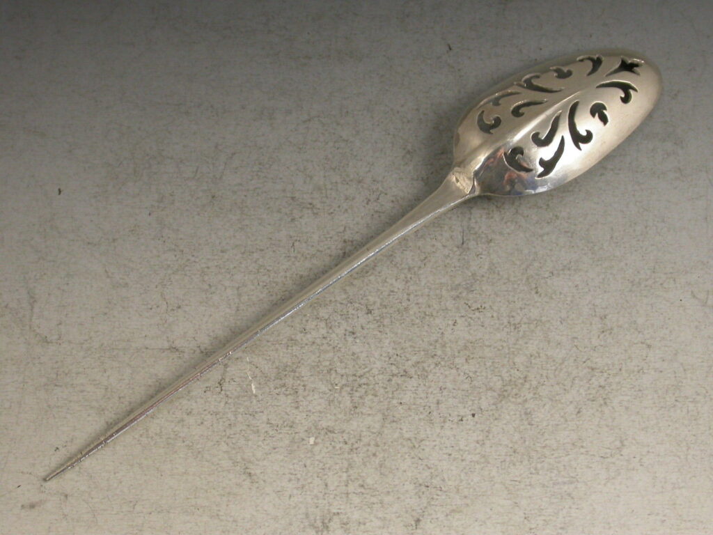 George I Antique Silver 'Rat-Tail' Mote Spoon